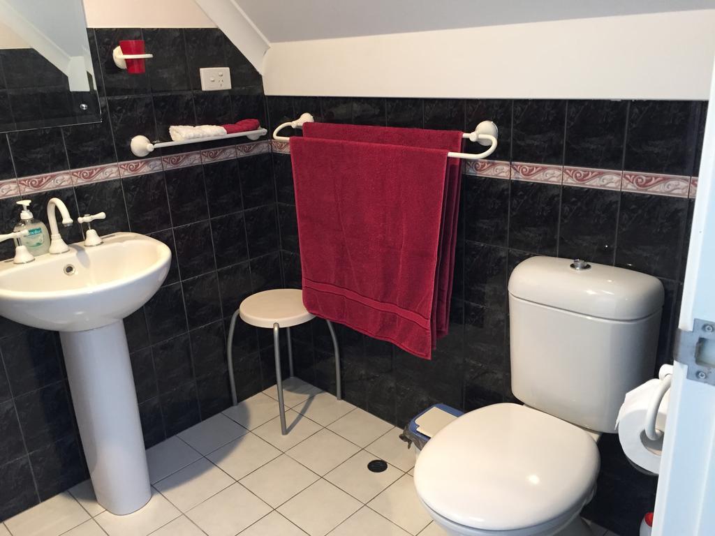 Aarn House B&B Airport Accommodation Perth Ngoại thất bức ảnh