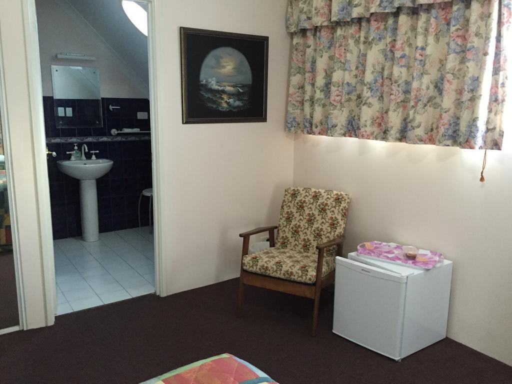 Aarn House B&B Airport Accommodation Perth Ngoại thất bức ảnh